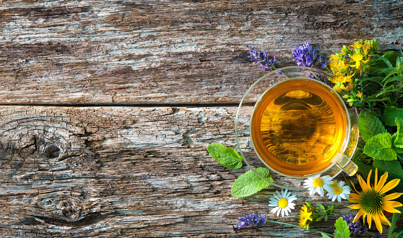 Tee ist ein wässriger Extrakt heilkräftiger Pflanzen